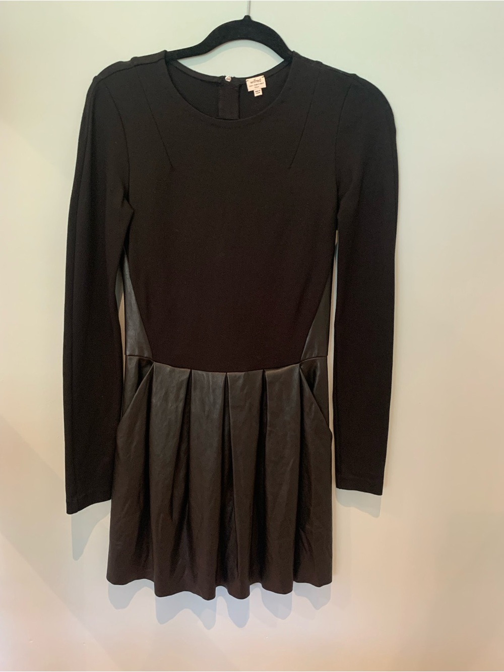 Wilfred Black Crewneck Knit Top